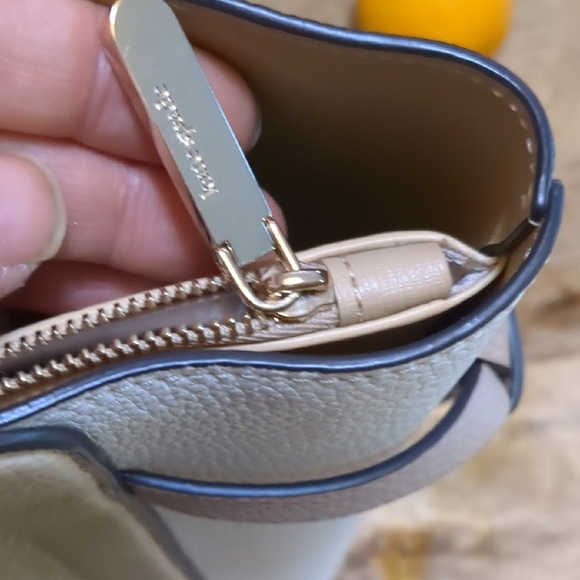 Pristine Kate Spade Tan and Cream Tote Bag - Picture 8 of 14